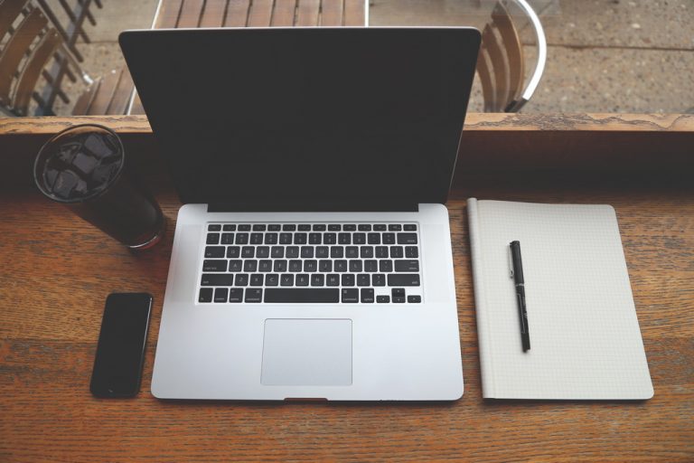 Déménageur professionnel : 5 questions à poser avant de signer le devis
